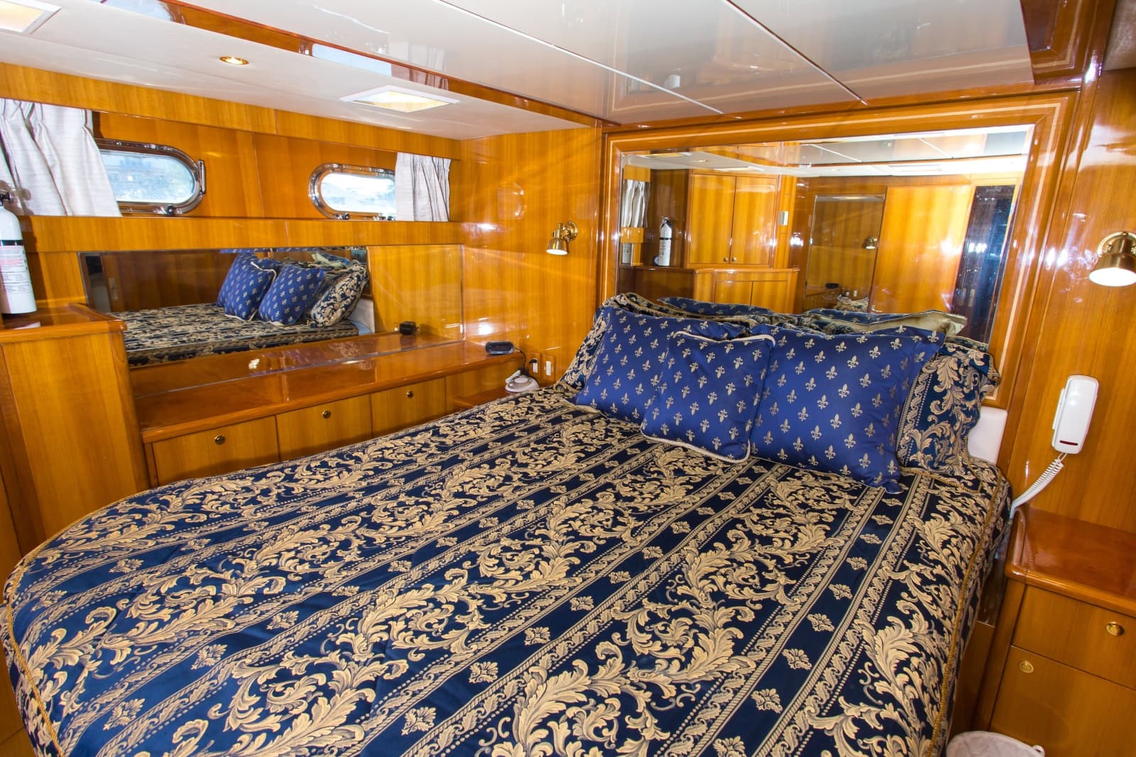 2003 Jefferson 57 Pilothouse