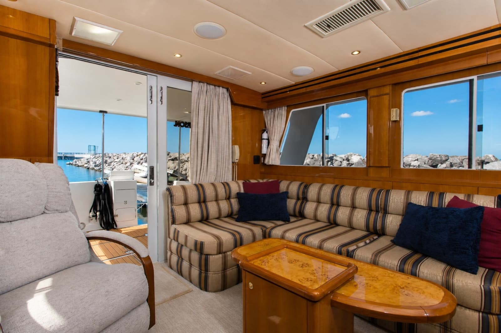 2003 Jefferson 57 Pilothouse
