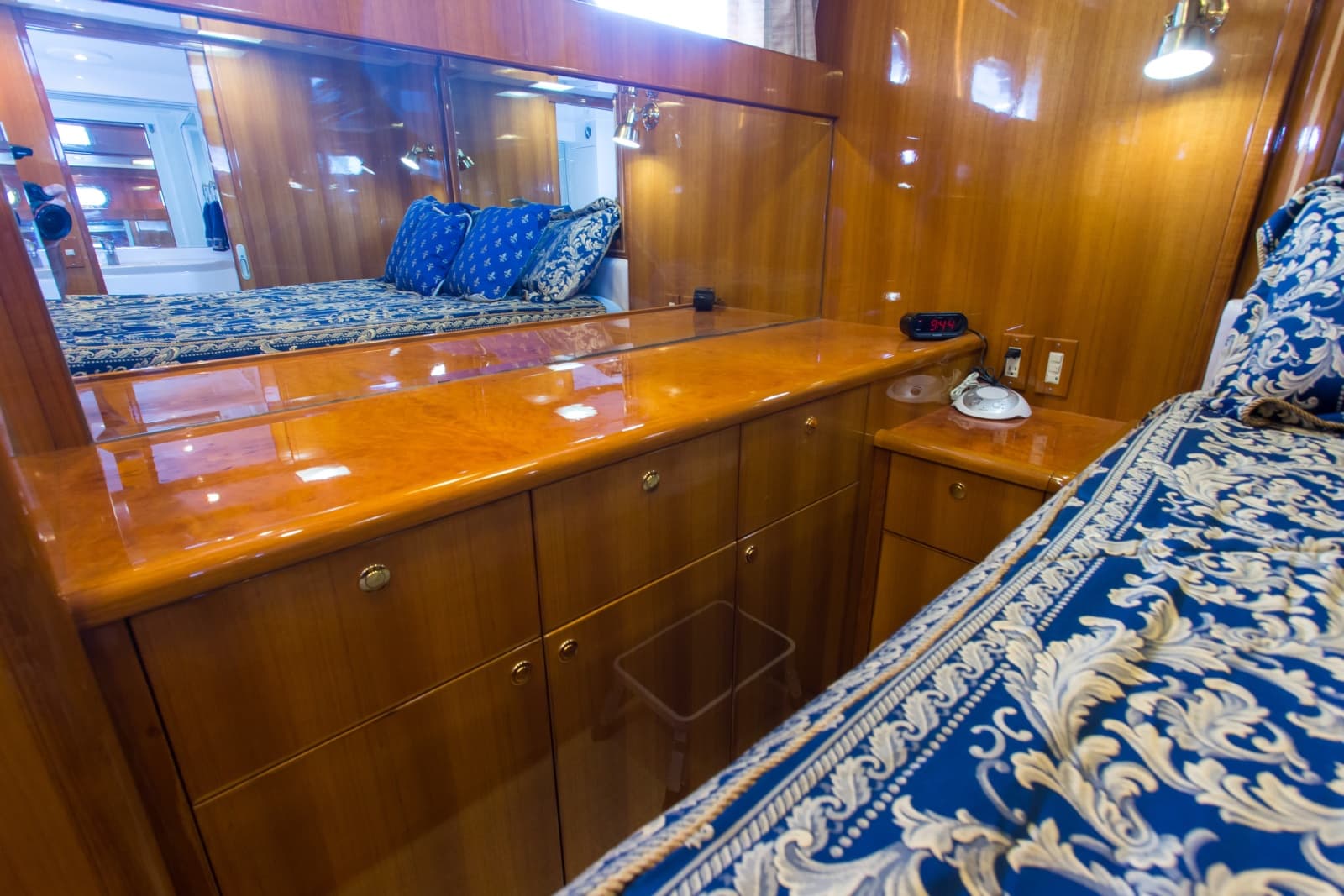 2003 Jefferson 57 Pilothouse