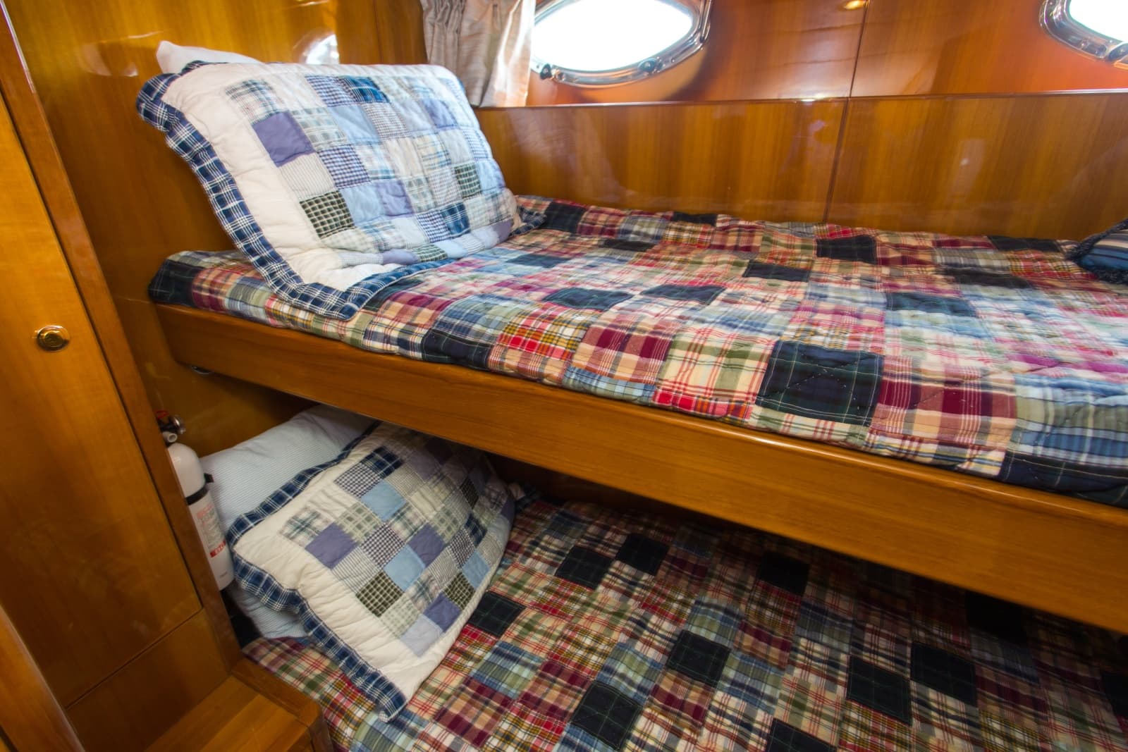 2003 Jefferson 57 Pilothouse