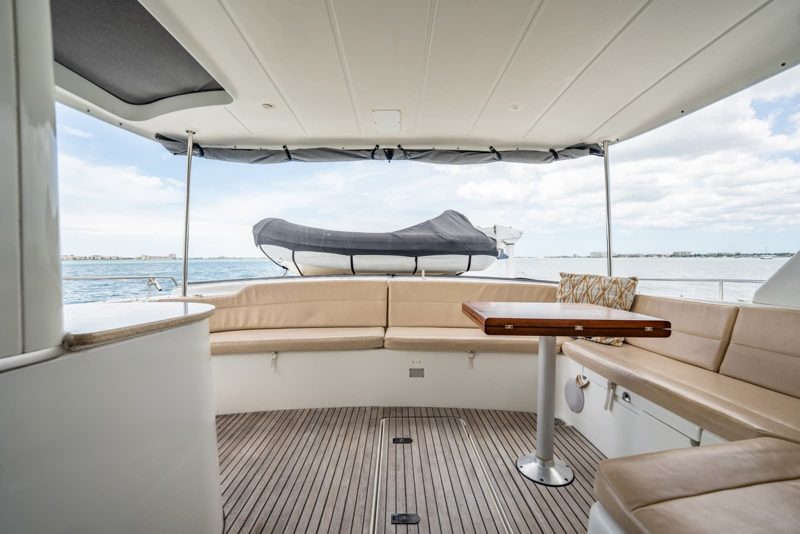 2005 Lagoon Power 43