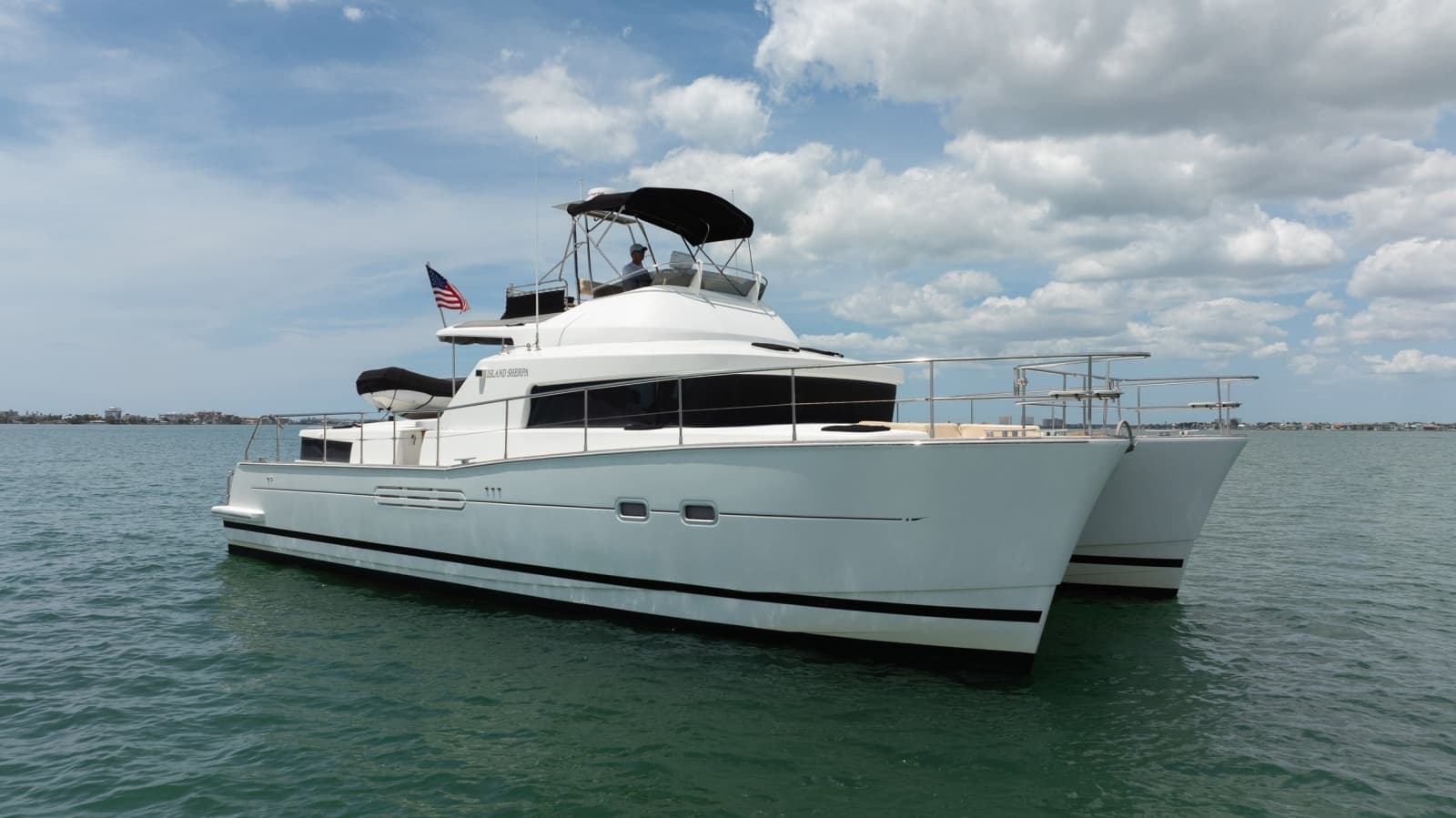 2005 Lagoon Power 43