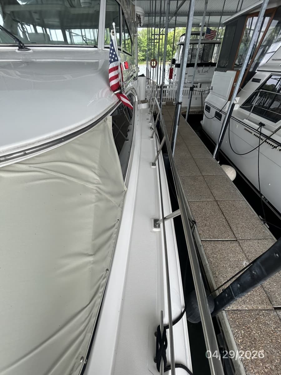 44' Cruisers port side deck1
