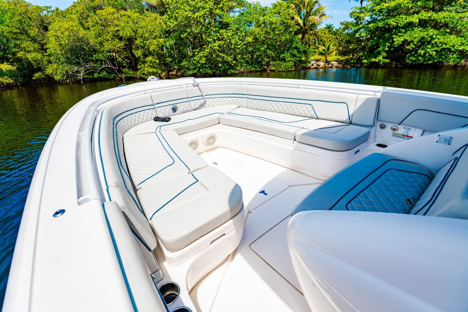 2018 Intrepid 327