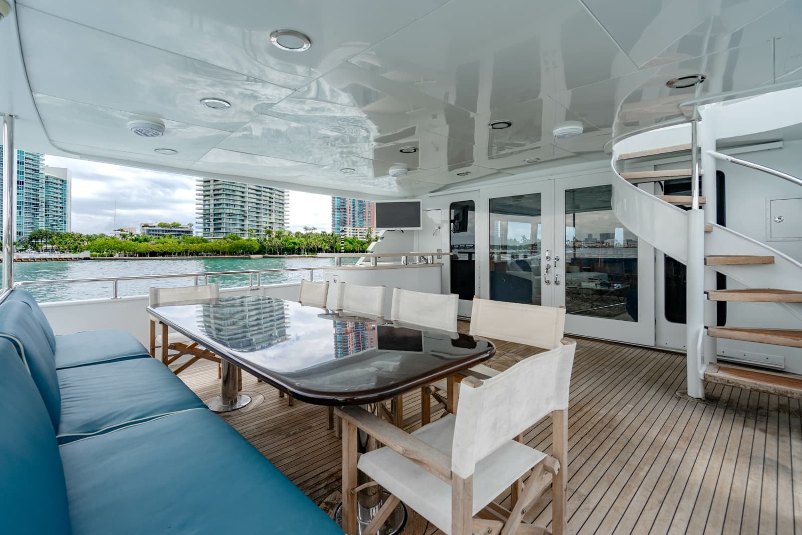 2006 Broward Raised Pilothouse