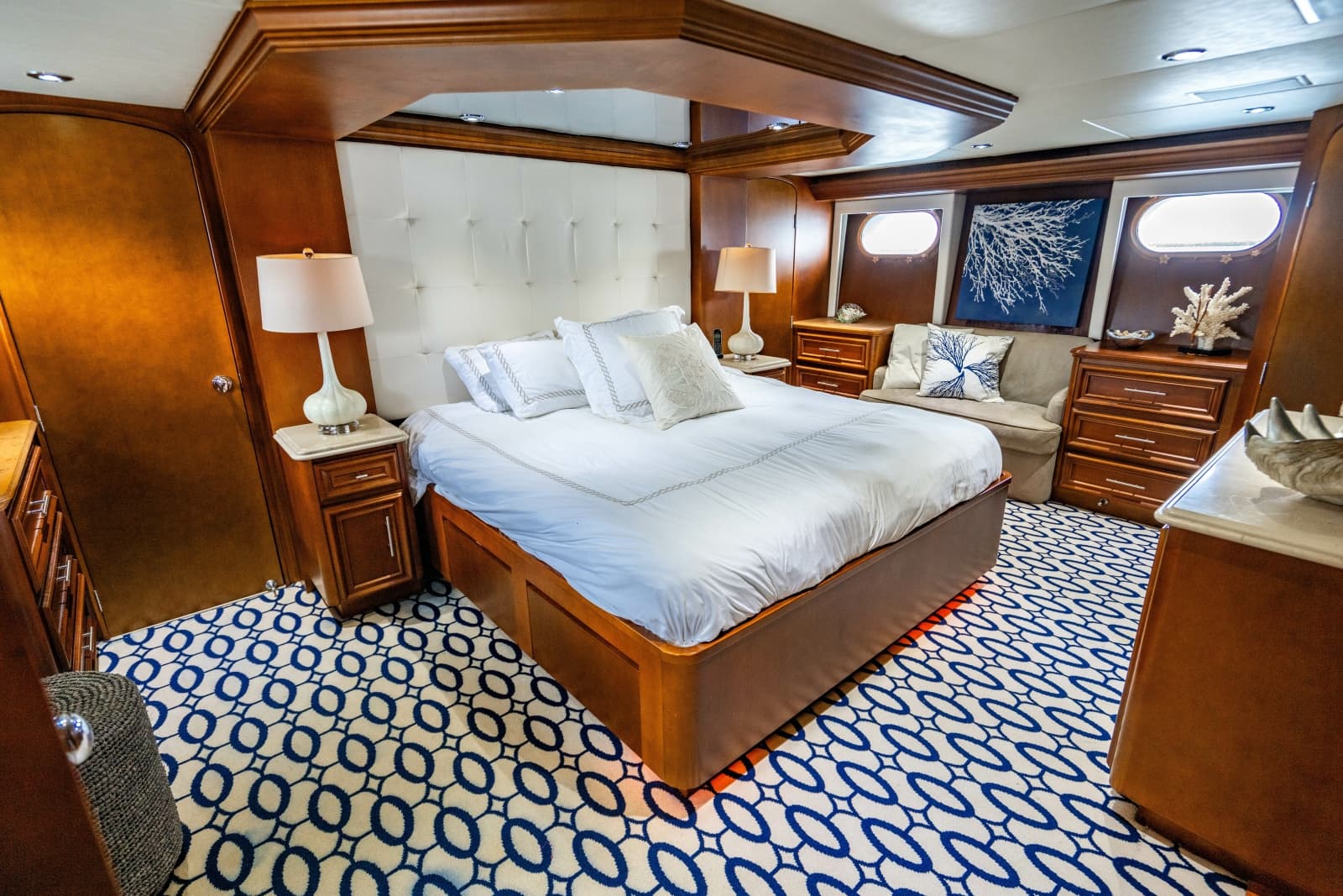 2006 Broward Raised Pilothouse