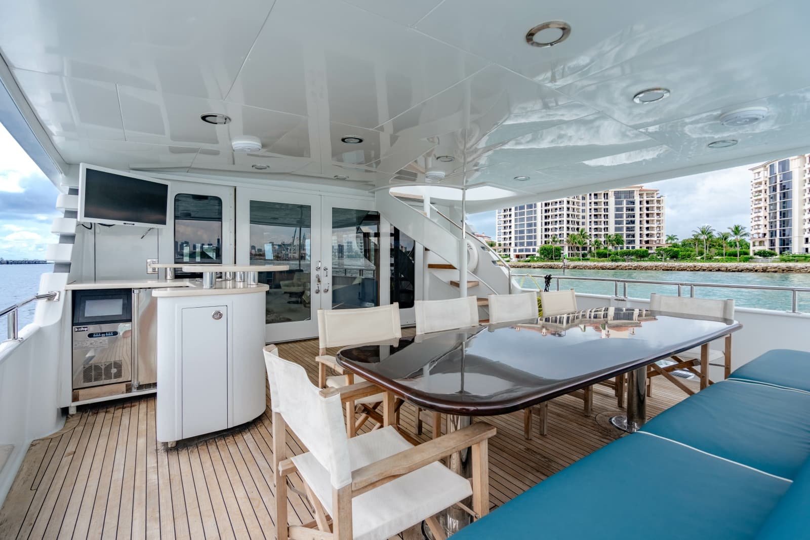 2006 Broward Raised Pilothouse