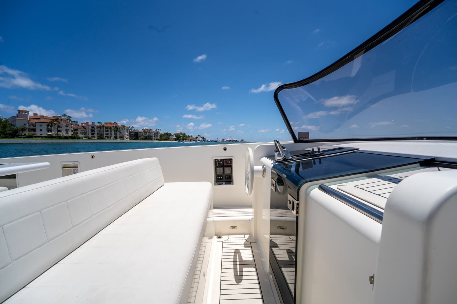 2014 VanDutch 40