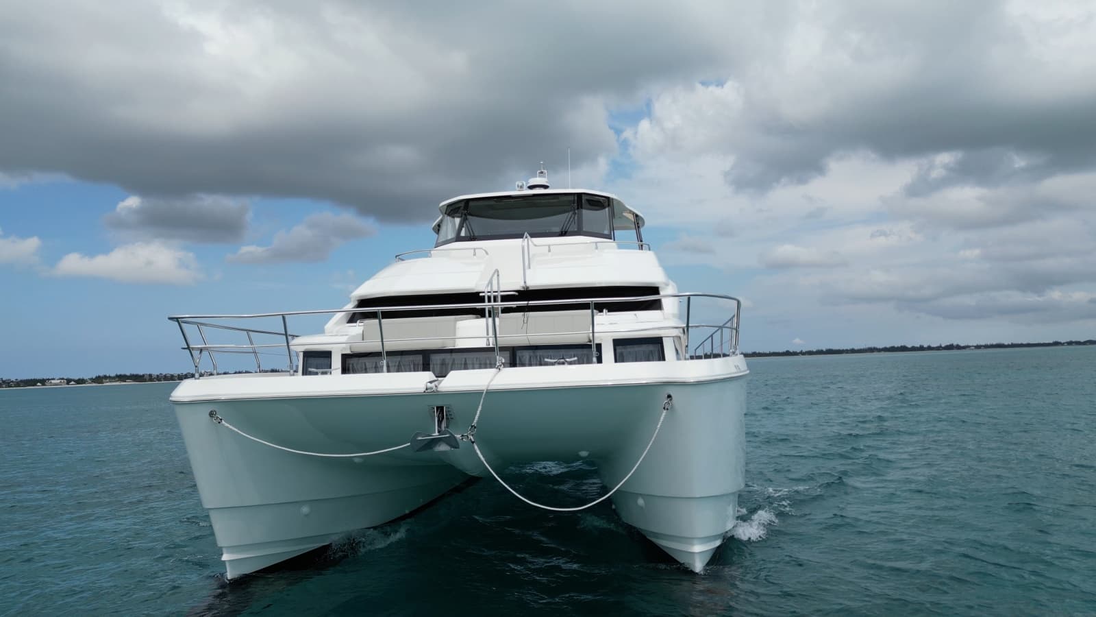 2025 Aquila 54 YACHT