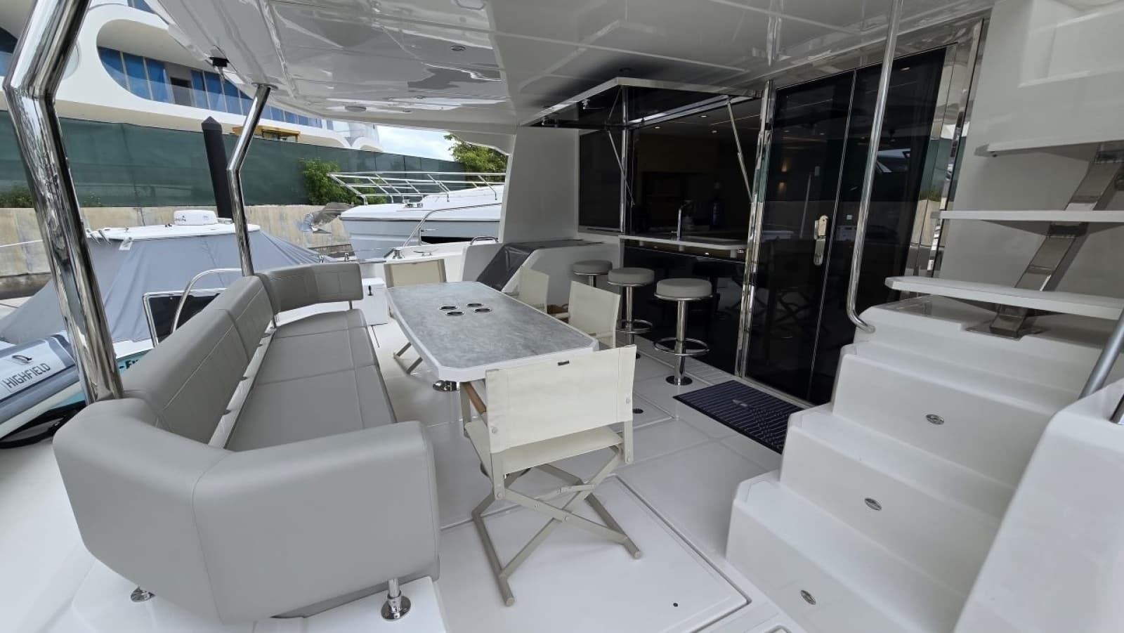 2025 Aquila 54 YACHT