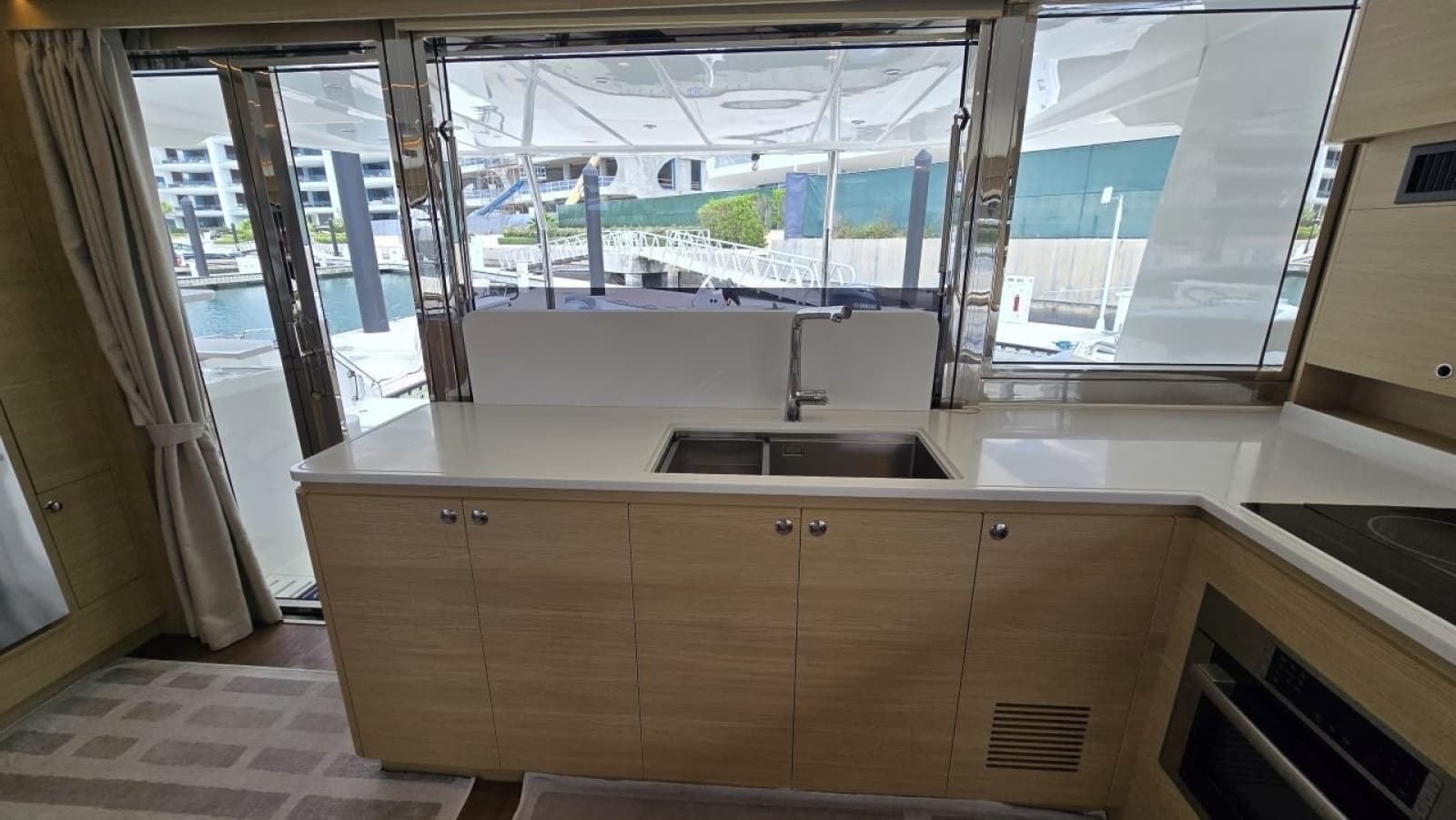 2025 Aquila 54 YACHT
