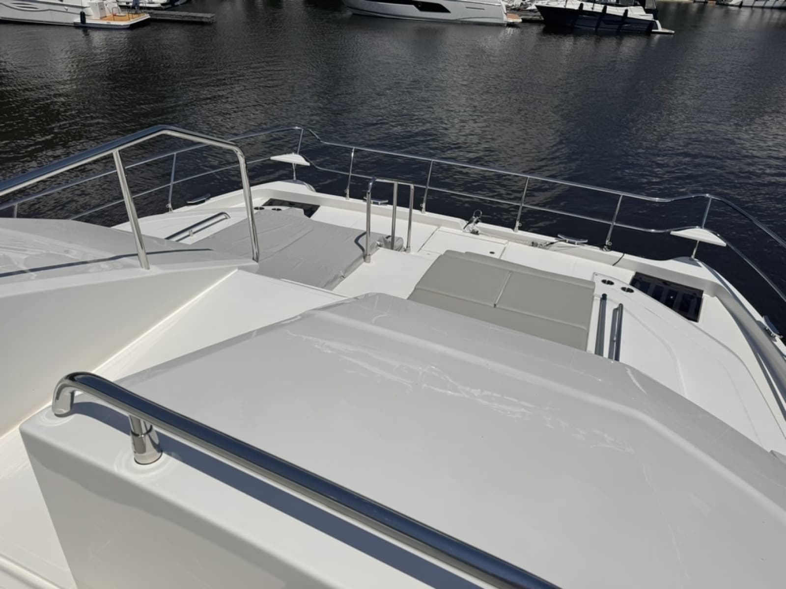 2024 Aquila 54 YACHT