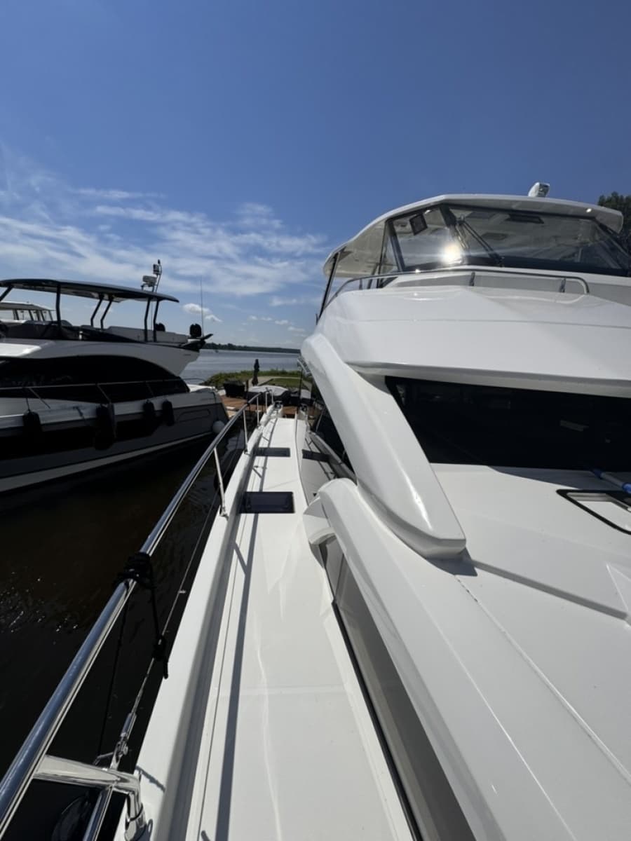 2024 Aquila 54 YACHT