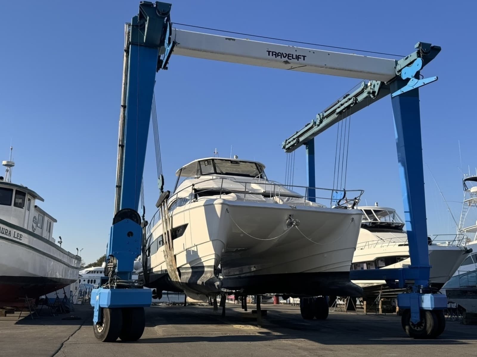 2024 Aquila 54 YACHT