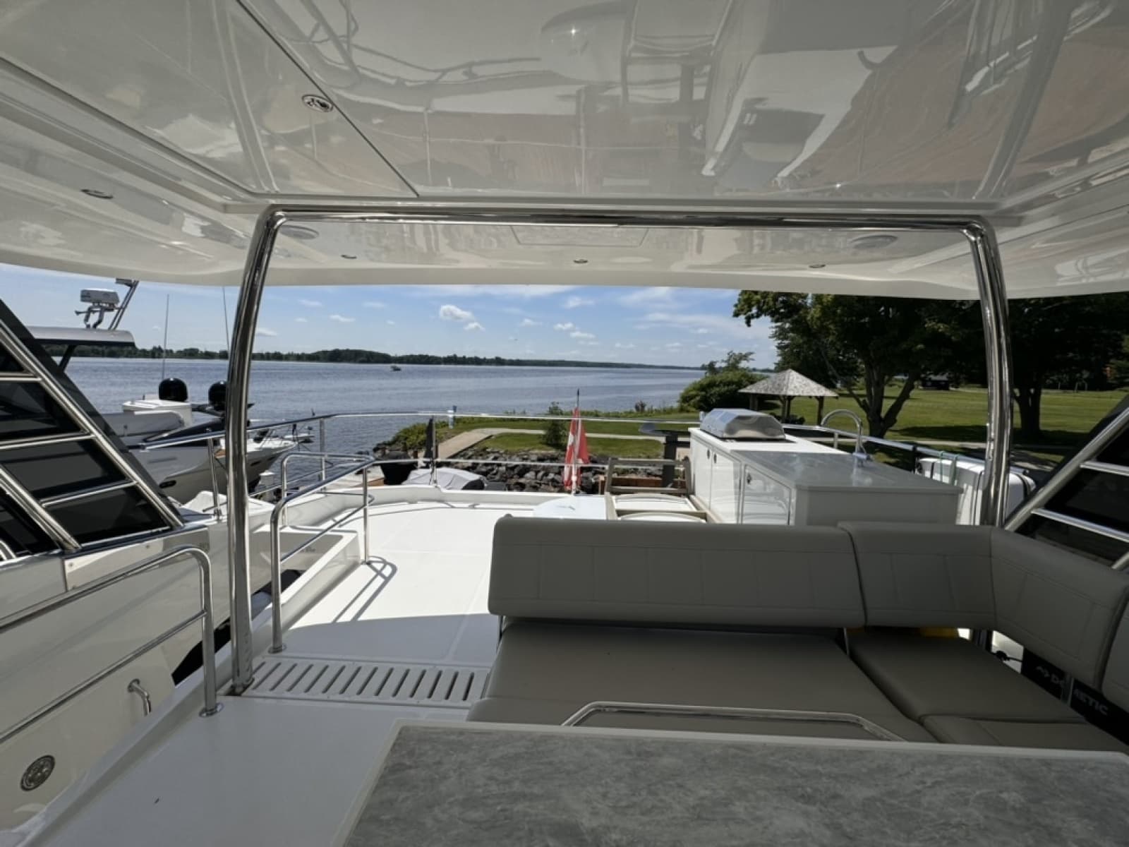 2024 Aquila 54 YACHT