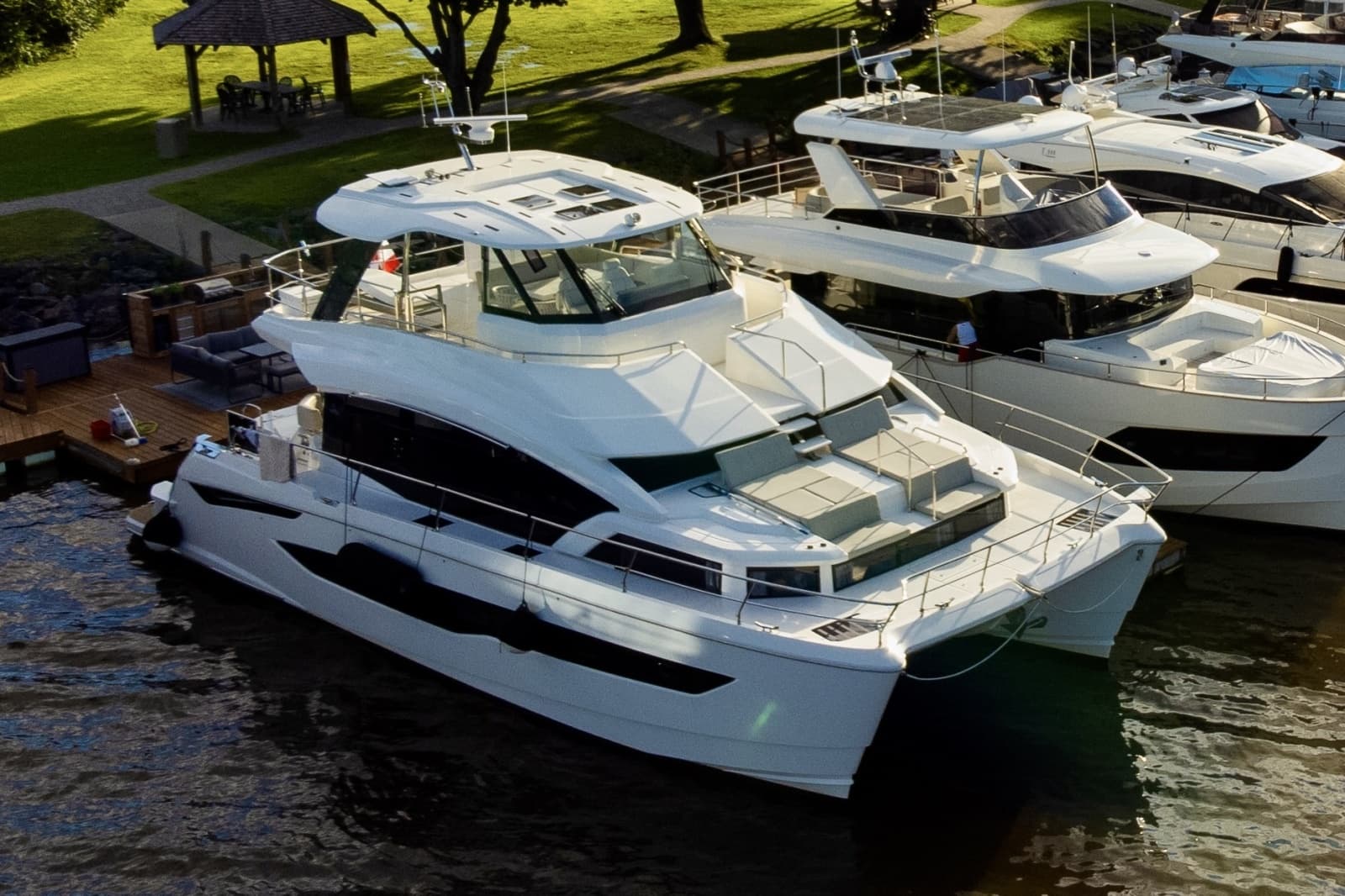 2024 Aquila 54 YACHT