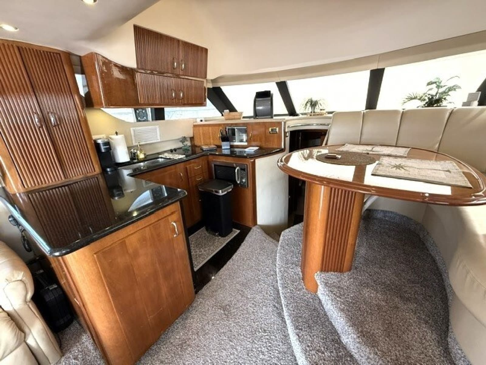 2005 Carver 46 Voyager
