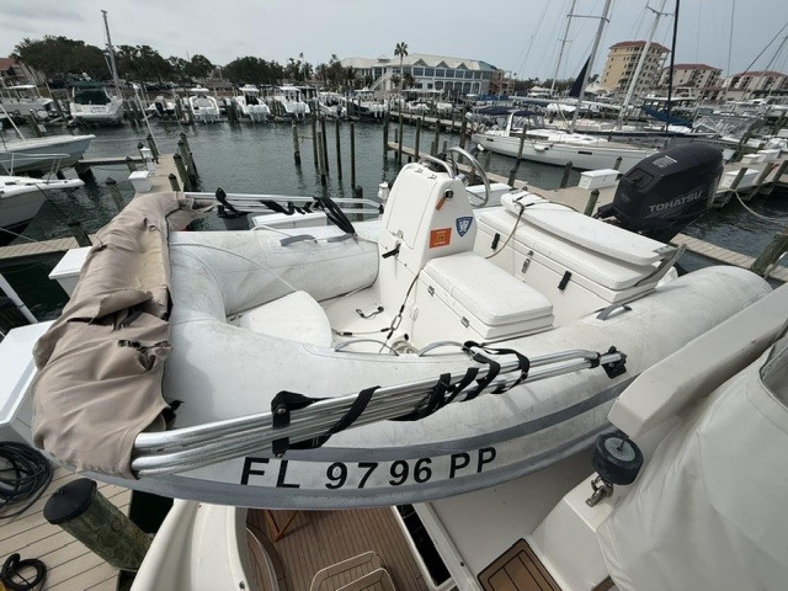 2005 Carver 46 Voyager