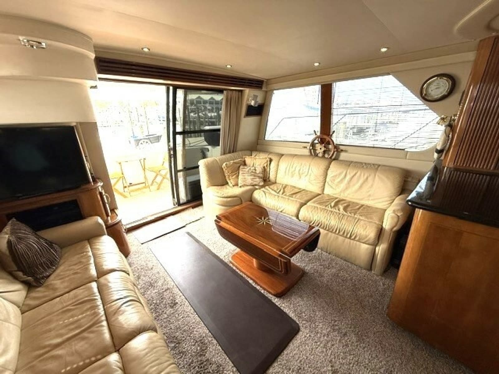 2005 Carver 46 Voyager