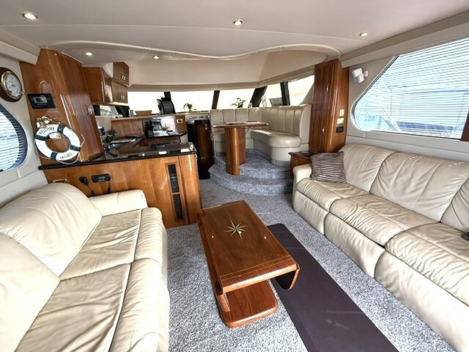 2005 Carver 46 Voyager