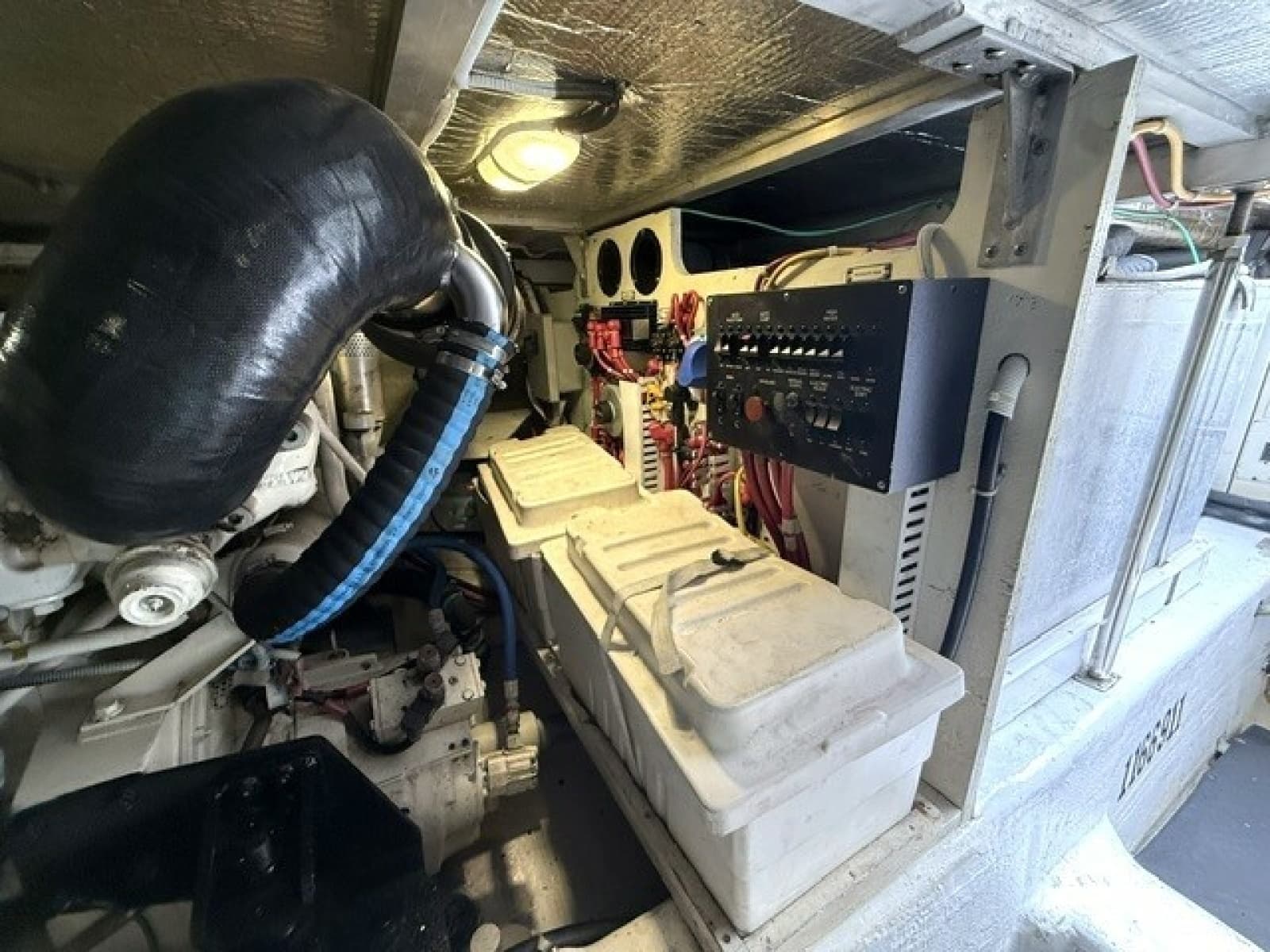 2005 Carver 46 Voyager