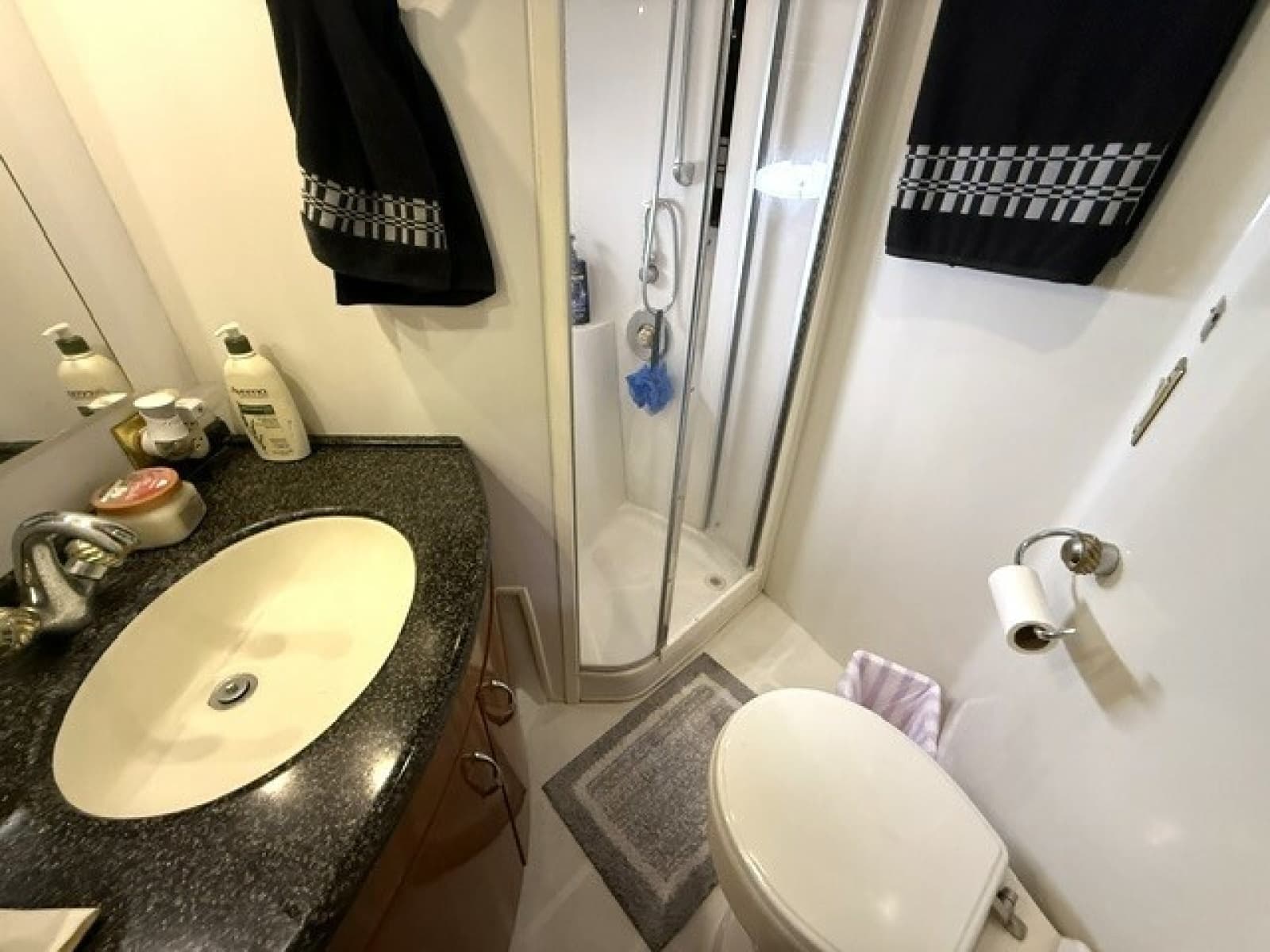 2005 Carver 46 Voyager