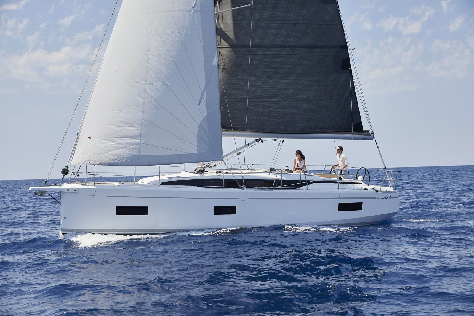 2022 Bavaria C38