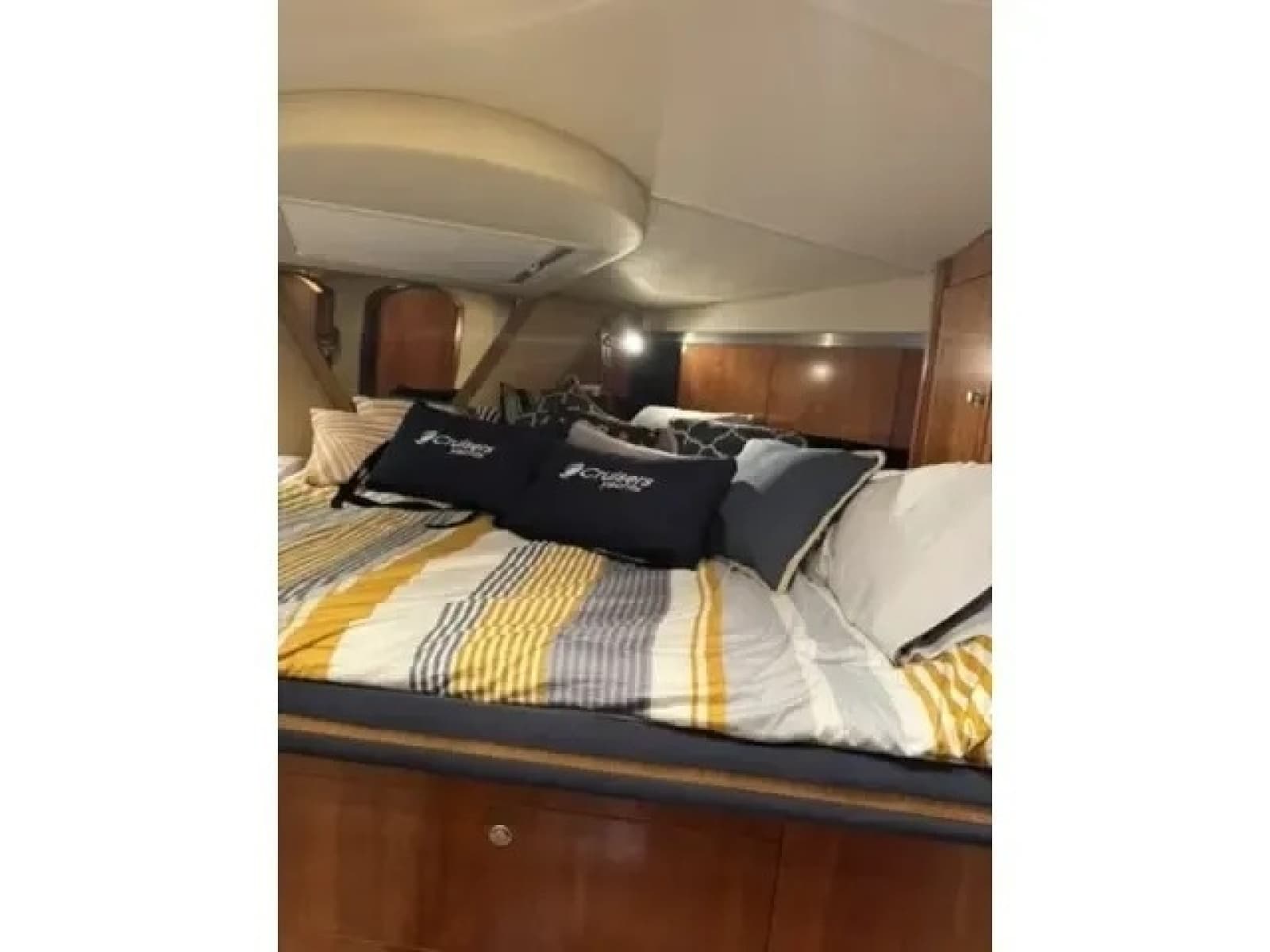 2008 Cruisers Yachts 460 Express