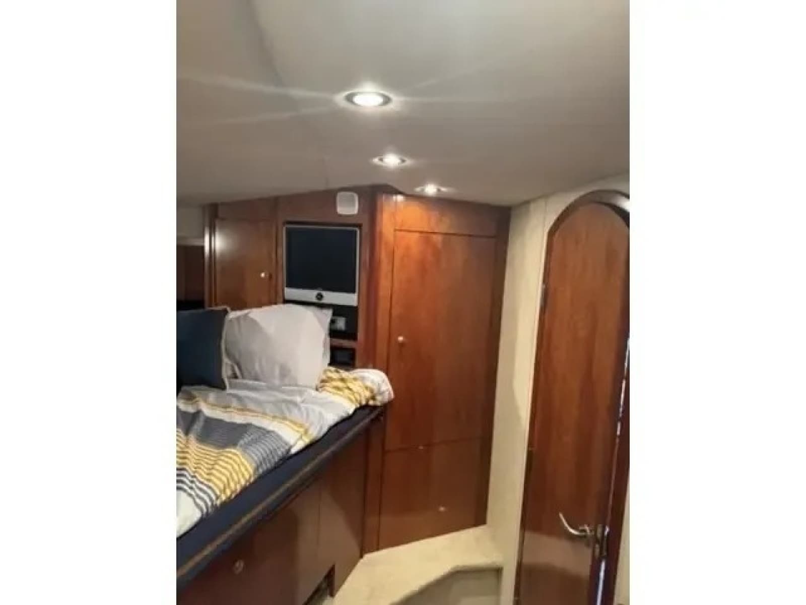 2008 Cruisers Yachts 460 Express