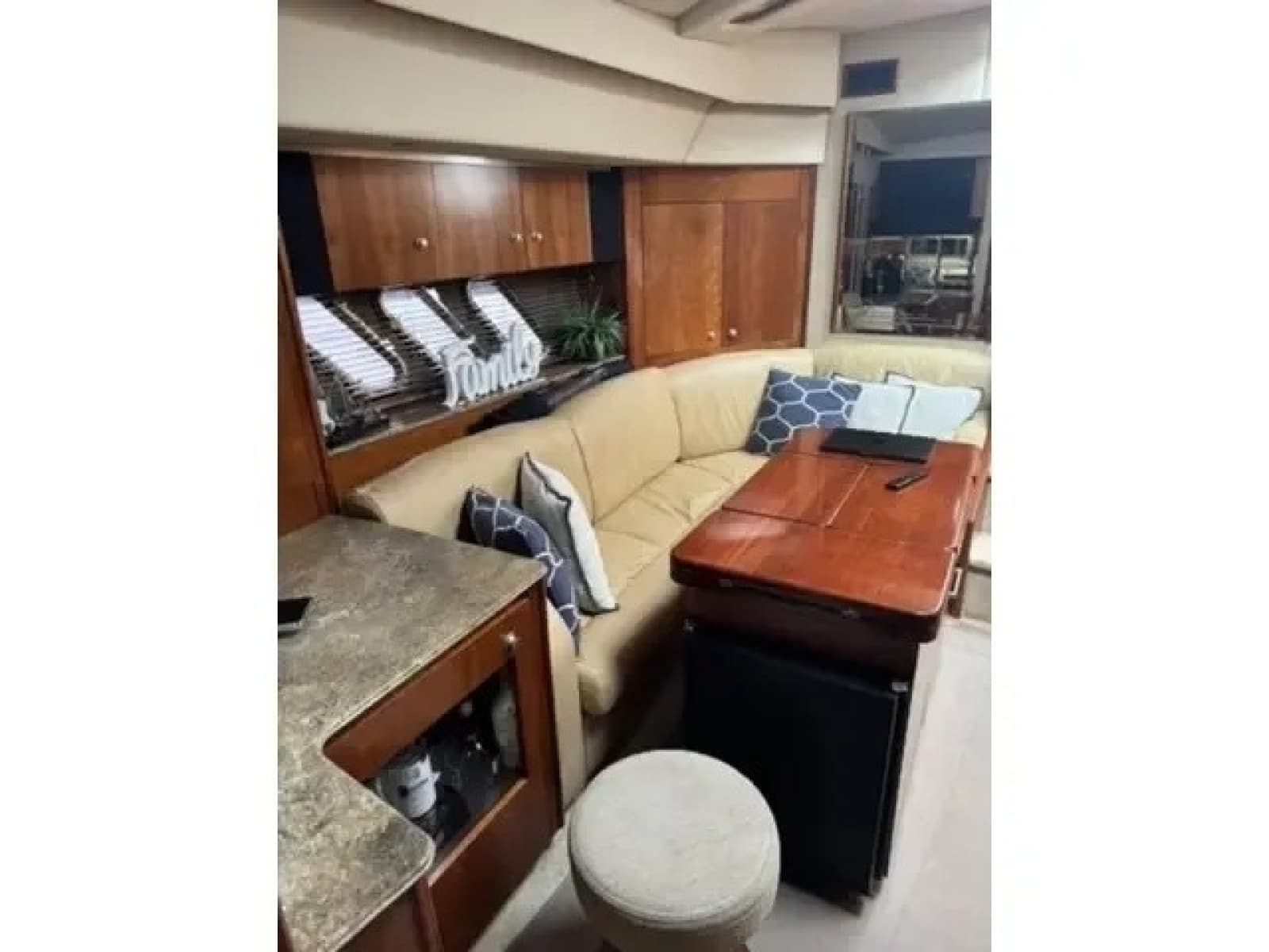 2008 Cruisers Yachts 460 Express