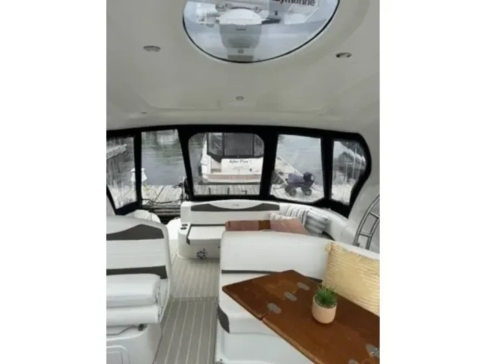 2008 Cruisers Yachts 460 Express