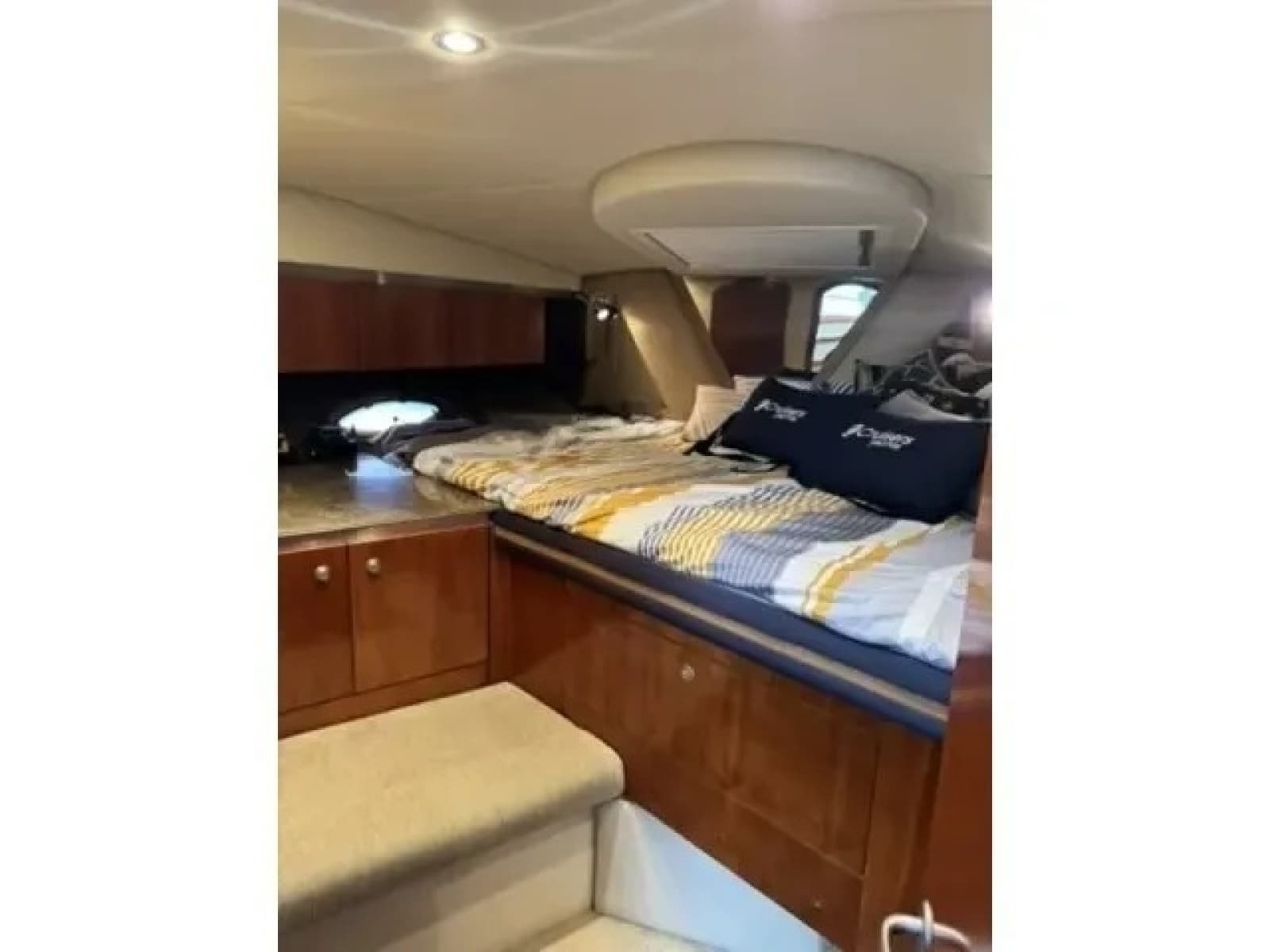 2008 Cruisers Yachts 460 Express