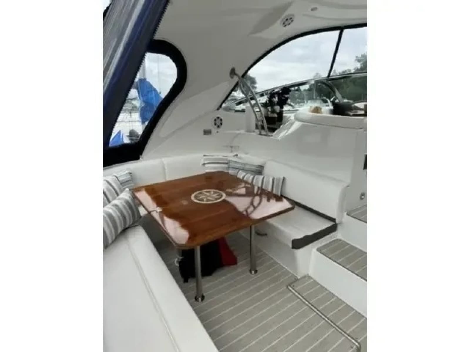 2008 Cruisers Yachts 460 Express