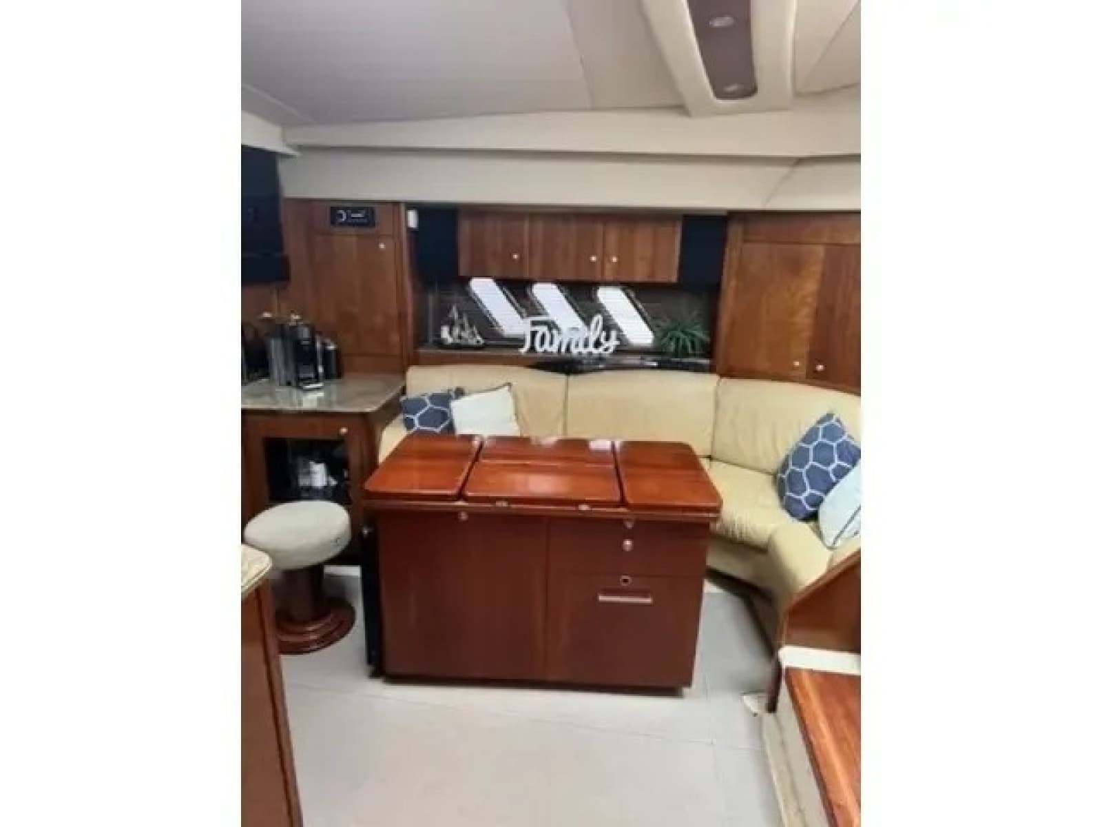 2008 Cruisers Yachts 460 Express