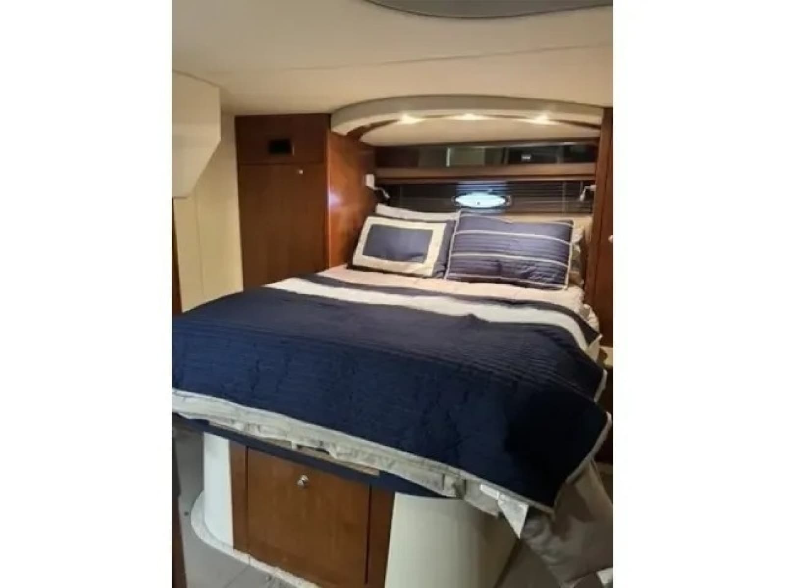 2008 Cruisers Yachts 460 Express