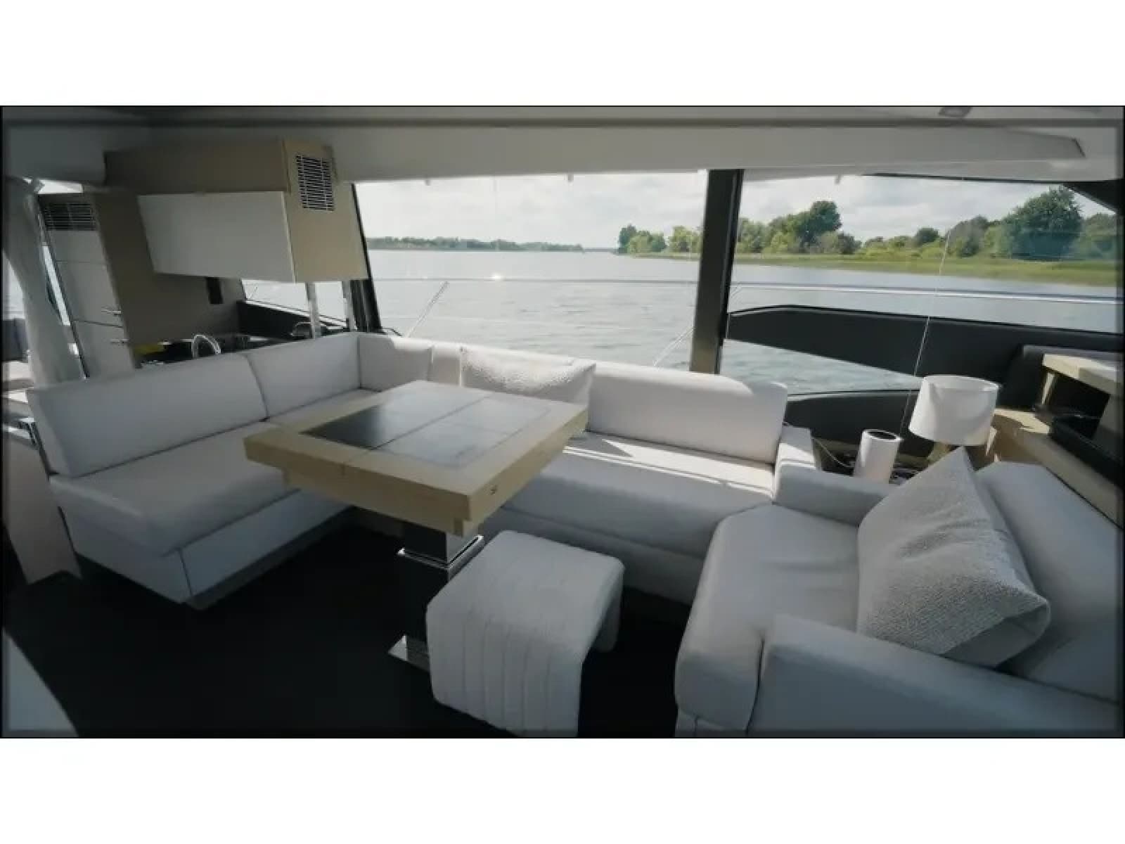 2018 Prestige 520S