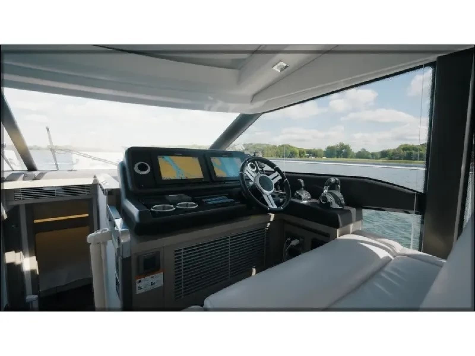 2018 Prestige 520S