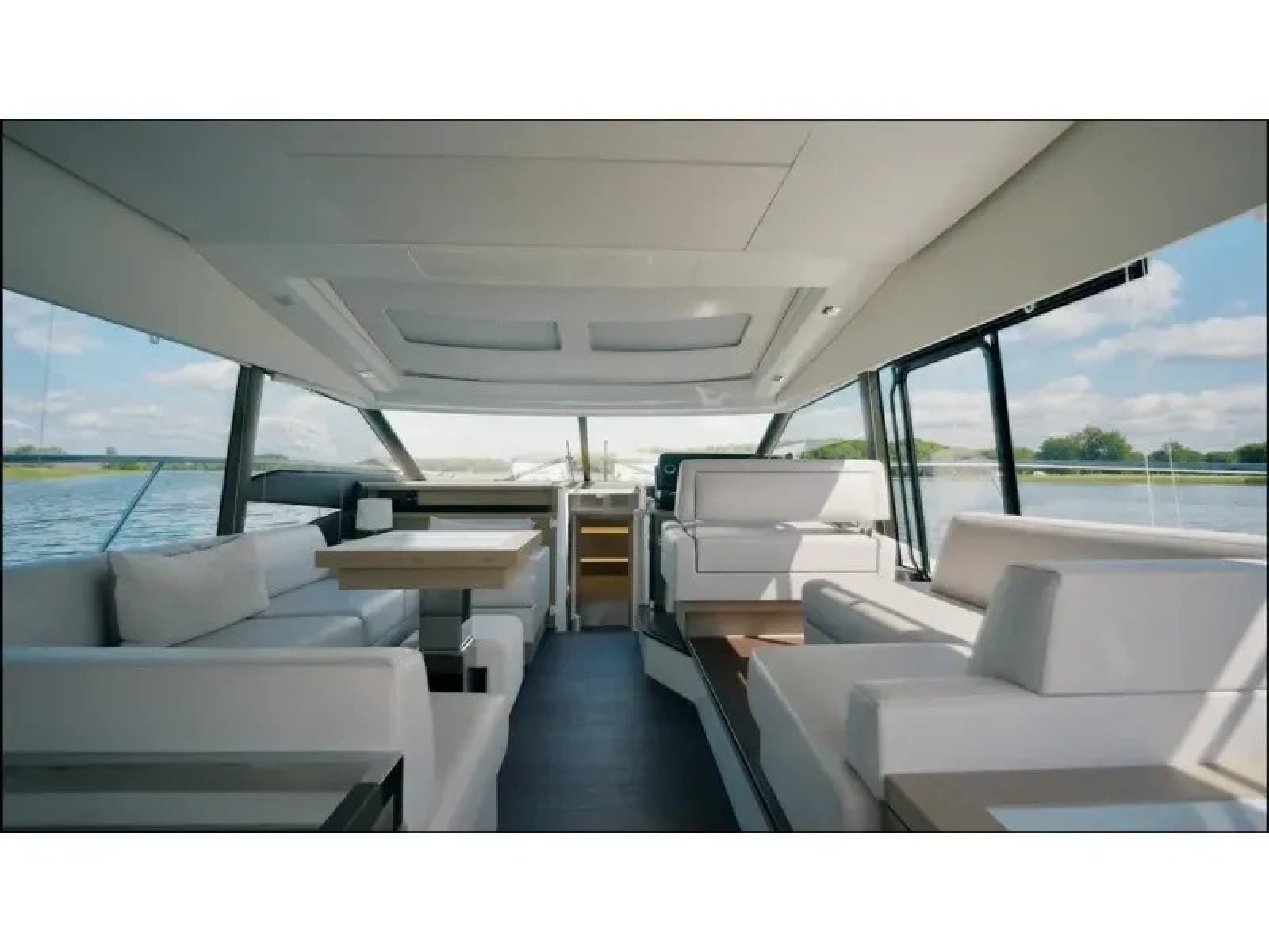 2018 Prestige 520S