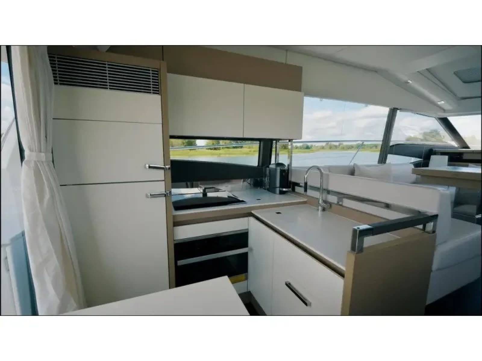 2018 Prestige 520S