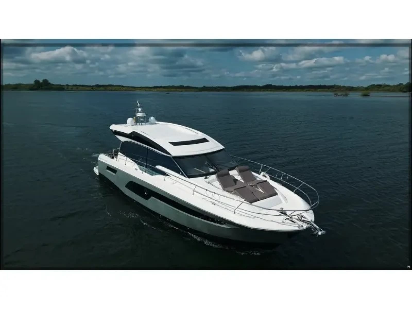 2018 Prestige 520S