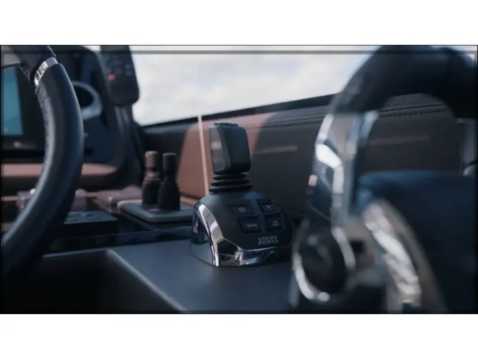 2018 Prestige 520S