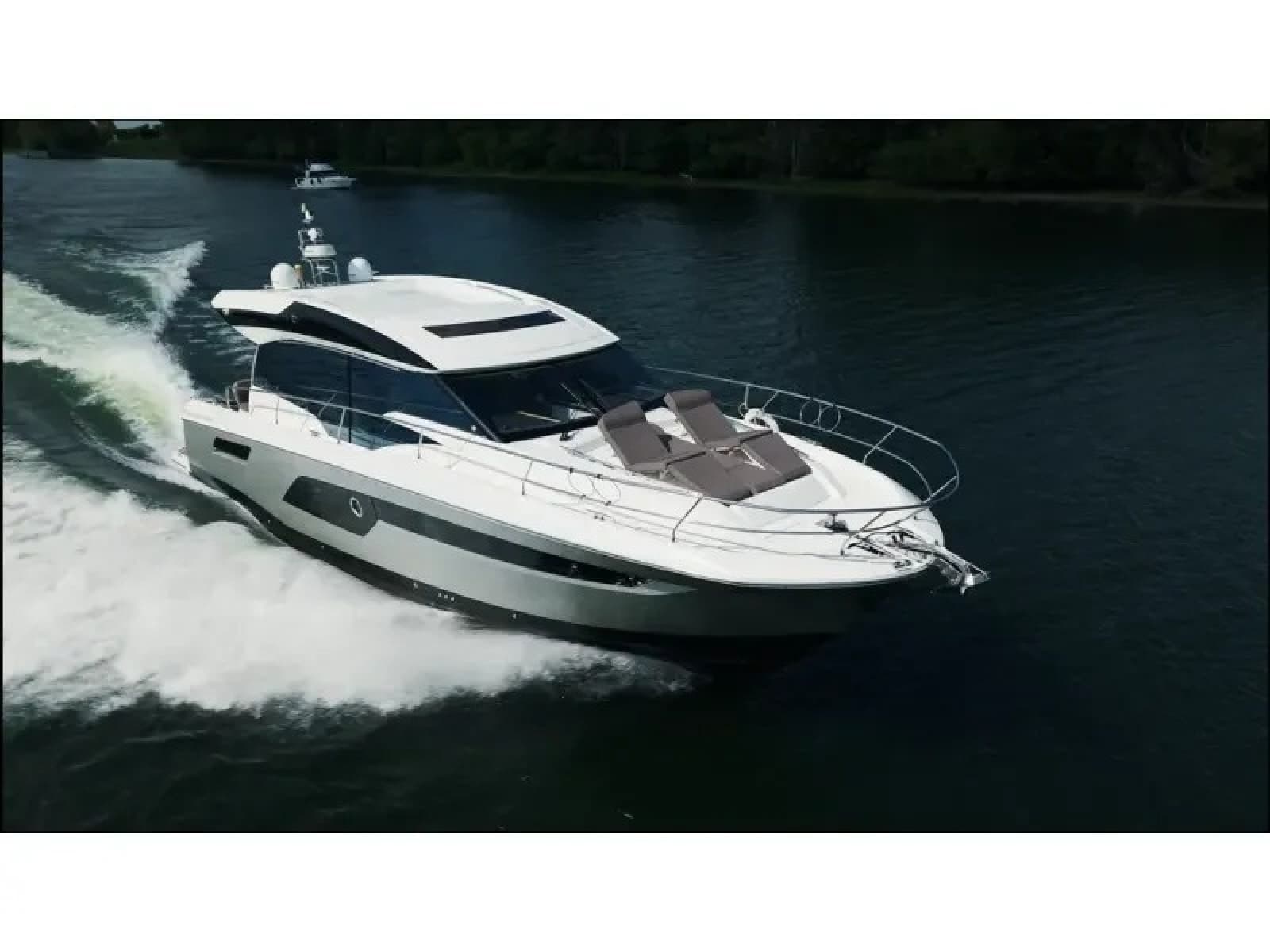 2018 Prestige 520S