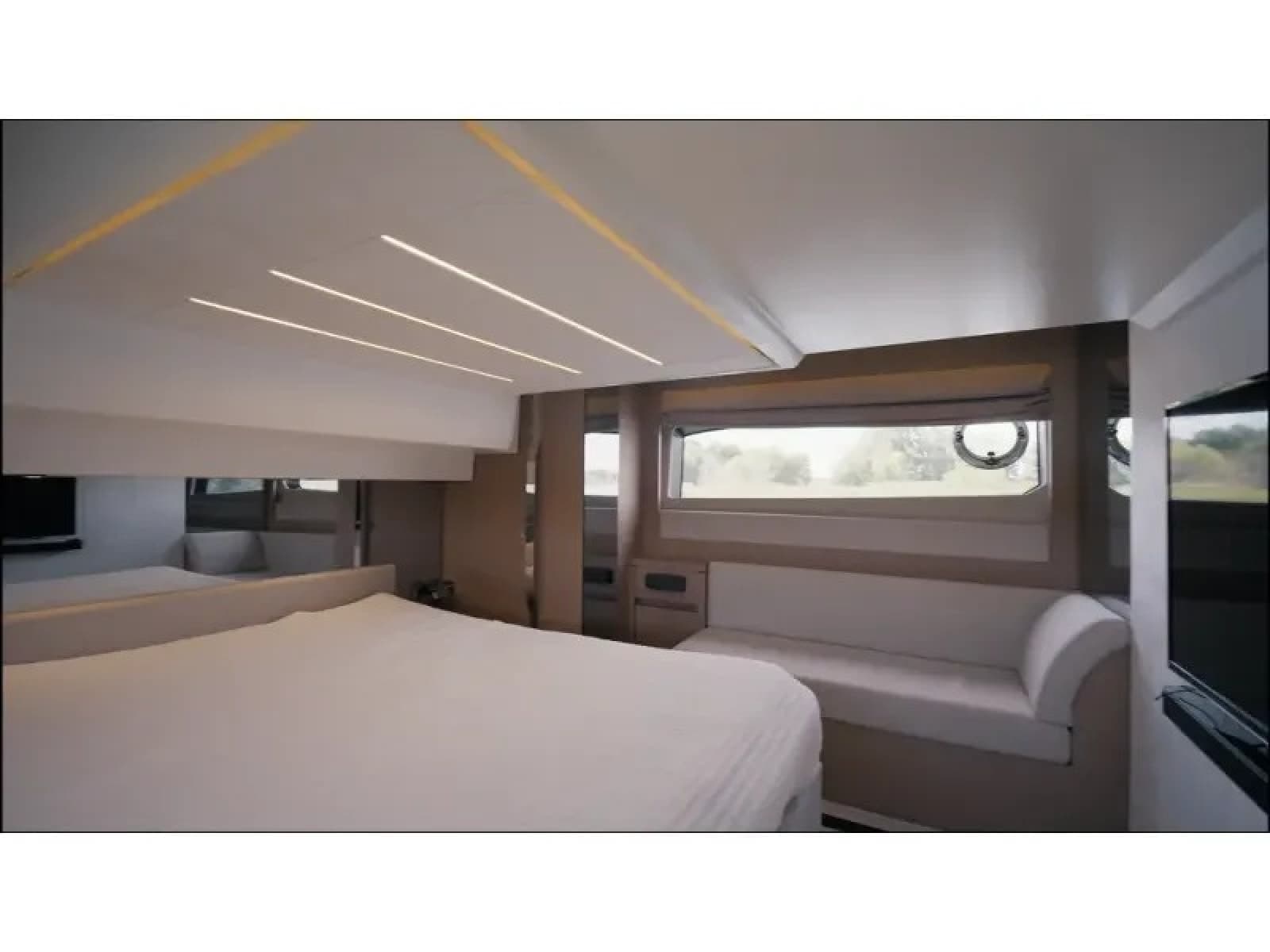 2018 Prestige 520S