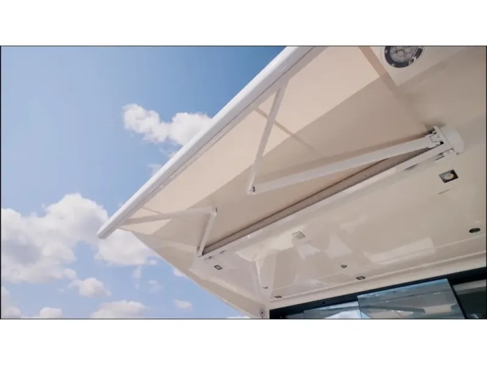 2018 Prestige 520S
