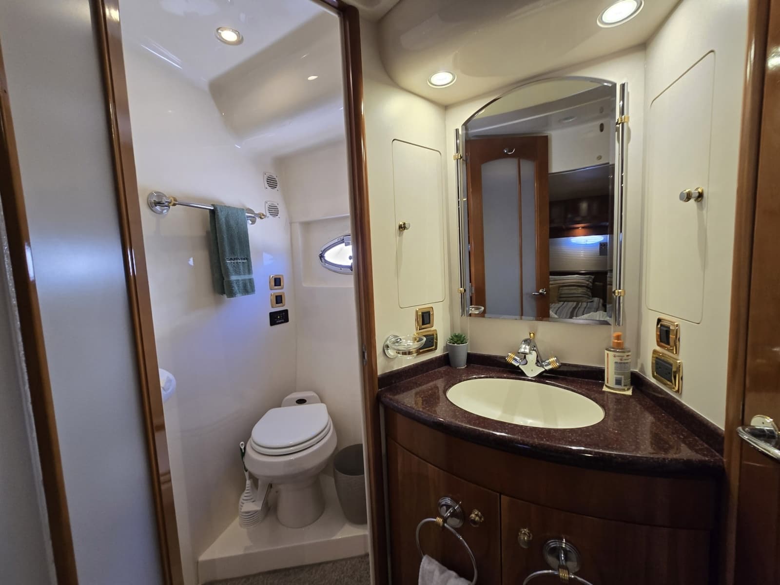 2001 Carver 570 Voyager Pilothouse