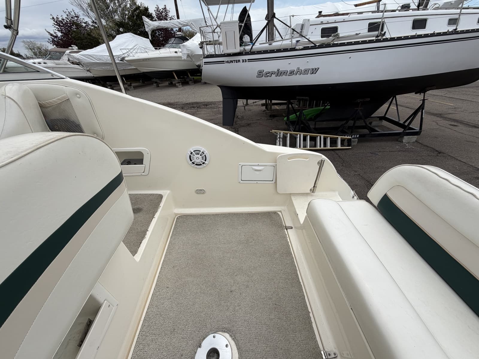 1998 Rinker 266 Fiesta Vee