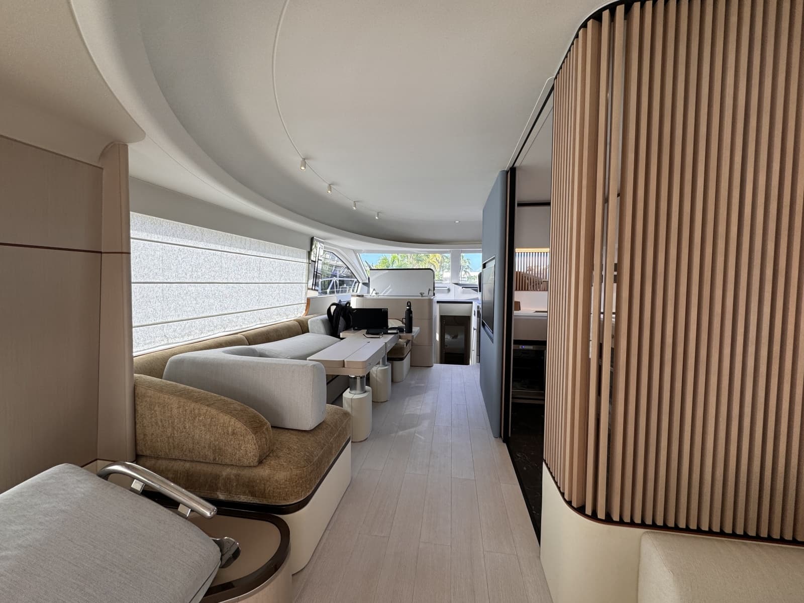 2025 Azimut FLY 68