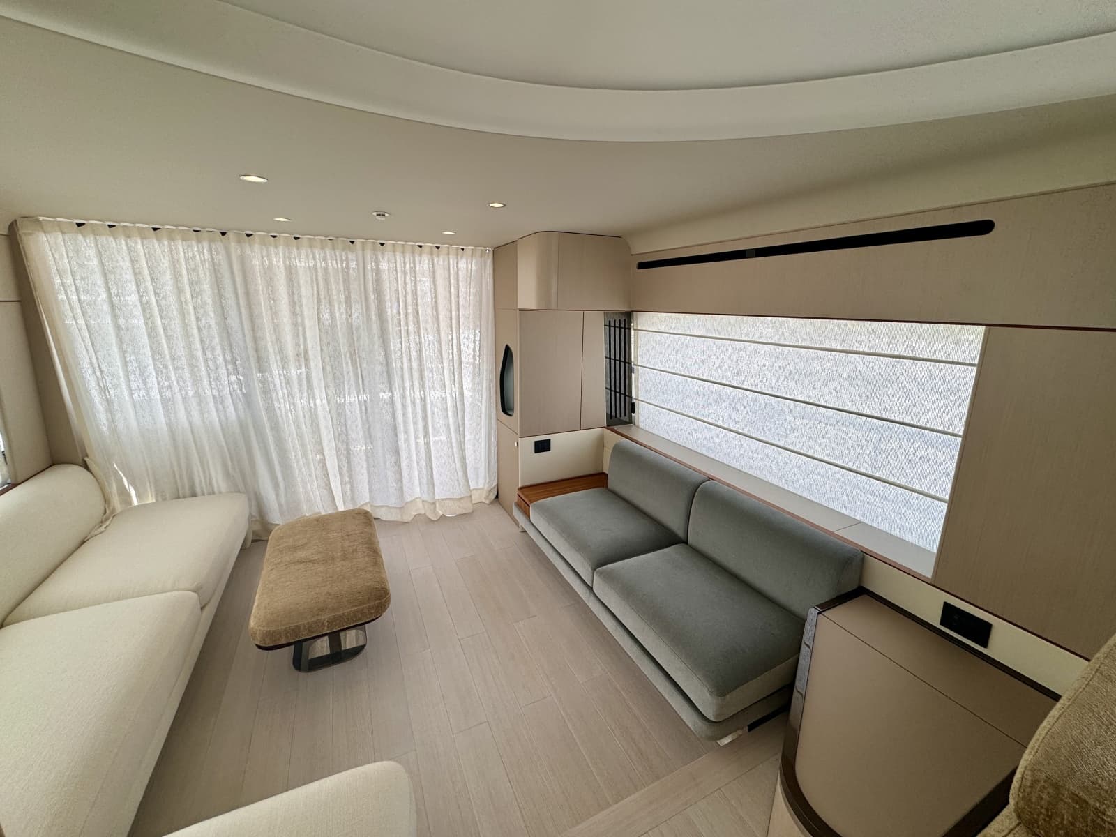 2025 Azimut FLY 68