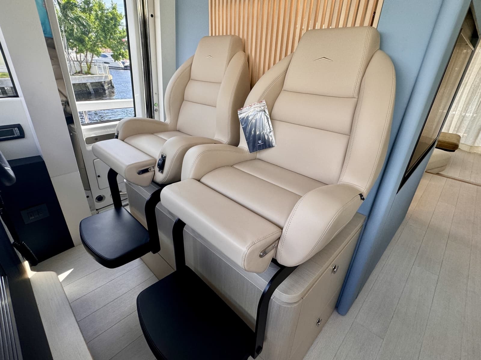 2025 Azimut FLY 68