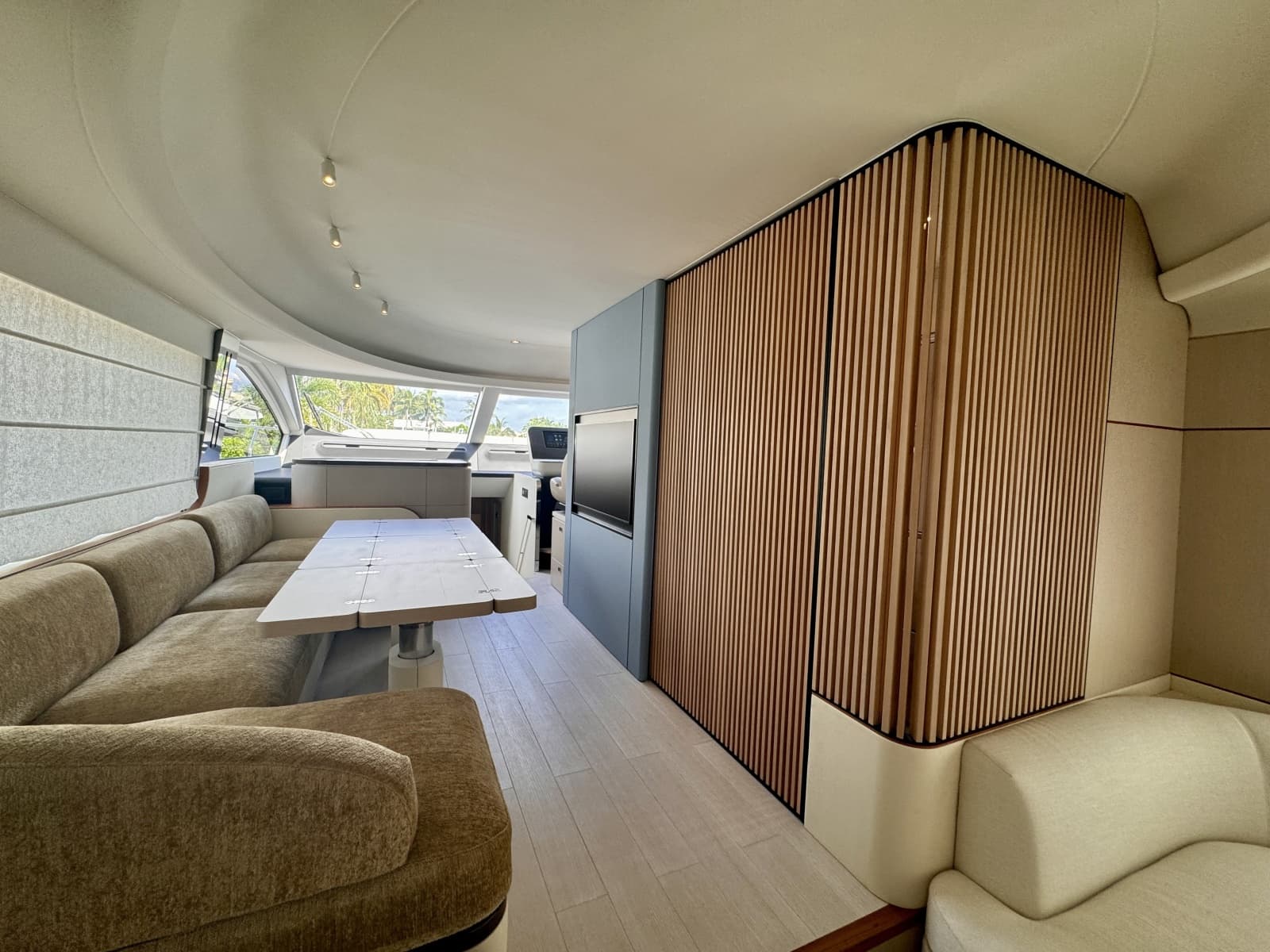 2025 Azimut FLY 68